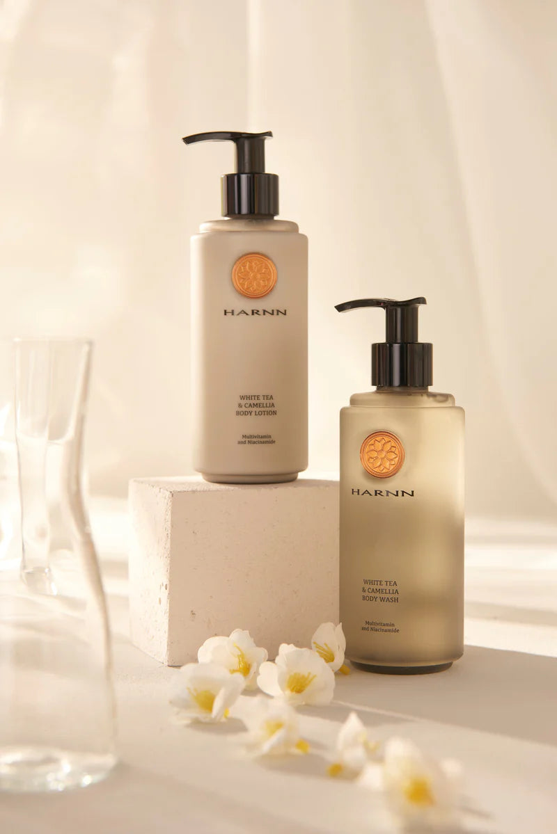 This Body Lotion is HARNN's natural multi-purpose solution to counteract skin moisture loss, achieve up to +30% better hydration and an ultra-soft and supple skin texture. Dermatologically tested, Eco Certified and Nature approved.