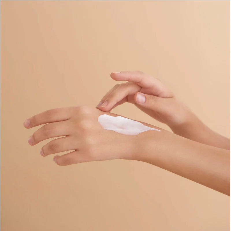 It is simply HARNN's universal solution to achieve ultra-soft and smooth hands and beautiful nails. Dermatologically tested, Eco Certified and Nature certified.